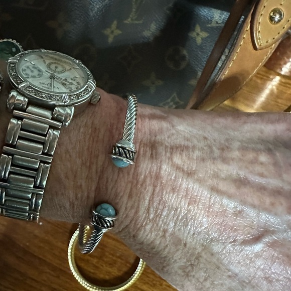 Silver twisted bracelet with turquoise colored stone. Stainless steel - Picture 2 of 3